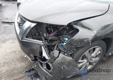 2016 Nissan Pathfinder Platinum z USA, uszkodzony, nr VIN 5N1AR2MN1GC623031